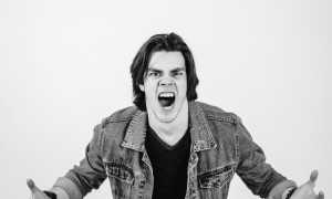 10 способов как разжечь ревность у мужчины-Весов в отношениях