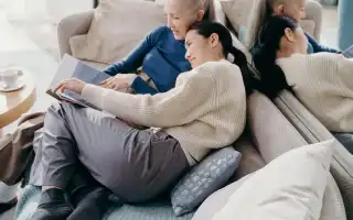 Что делать, если свекровь ненавидит невестку и лезет в семью: советы и рекомендации