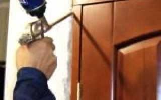 Чем очистить монтажную пену от металлической двери