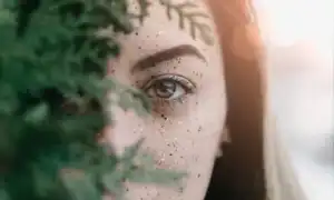 ТОП-10 лучших средств от пигментных пятен до 1000 рублей для вашей кожи