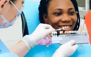 Сколько стоит поставить виниры для зубов и как они крепятся: важные аспекты и советы