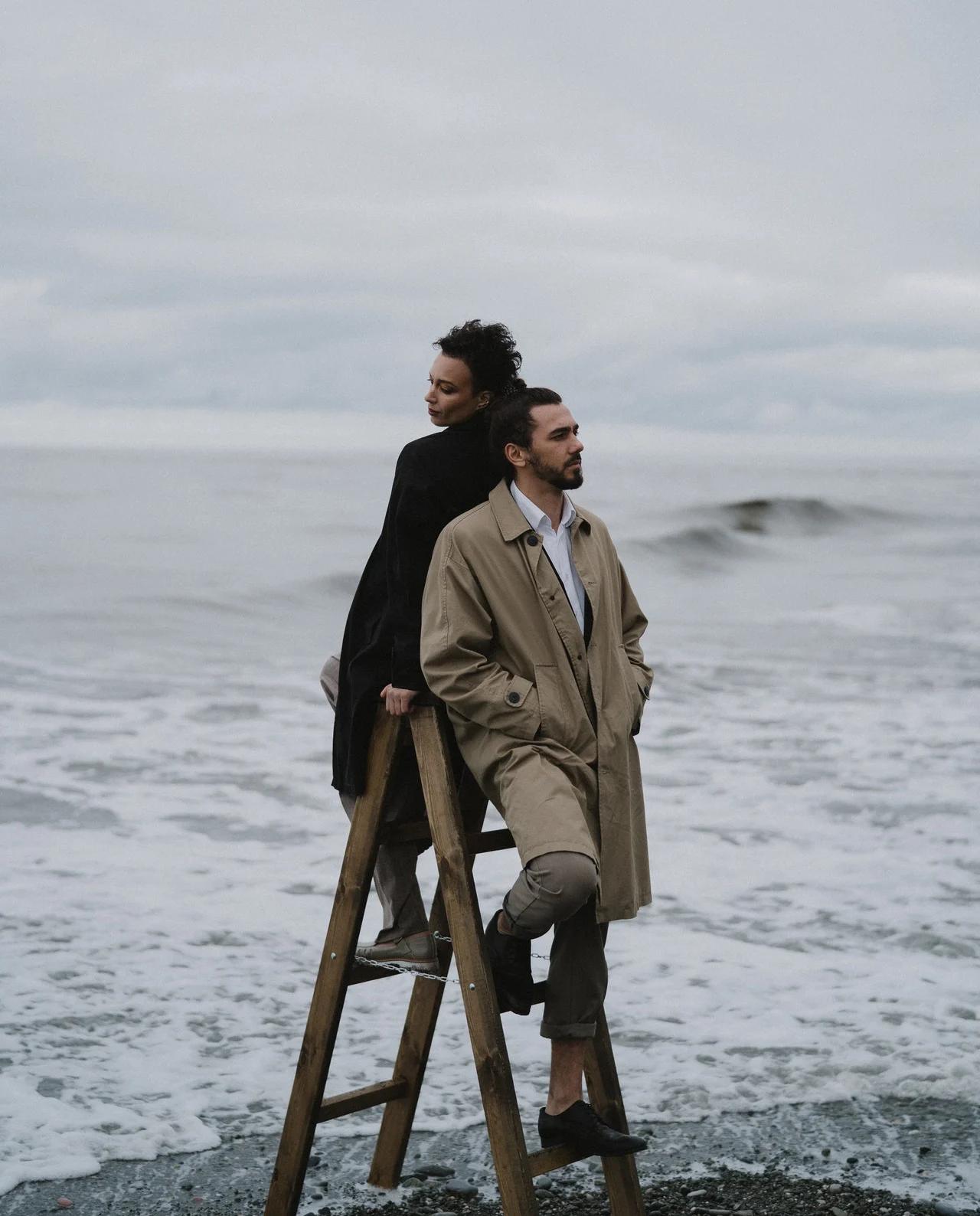 пара на море