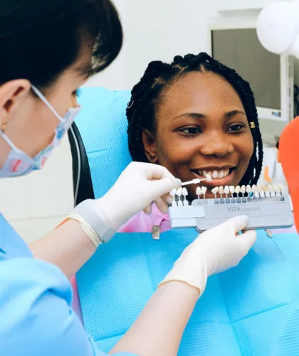 девушка у стоматолога