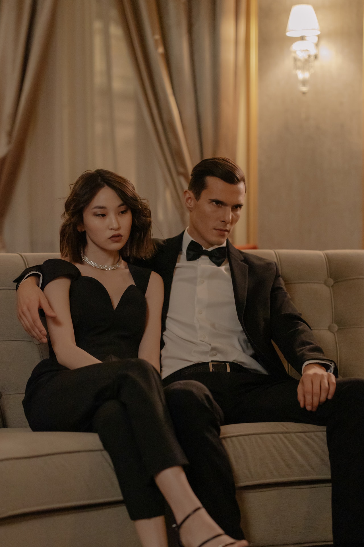 недовольная пара