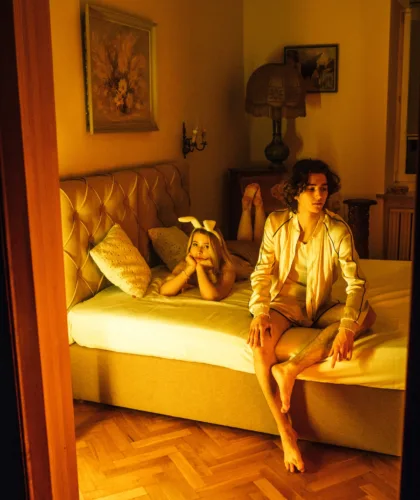 девушка и парень в кровати