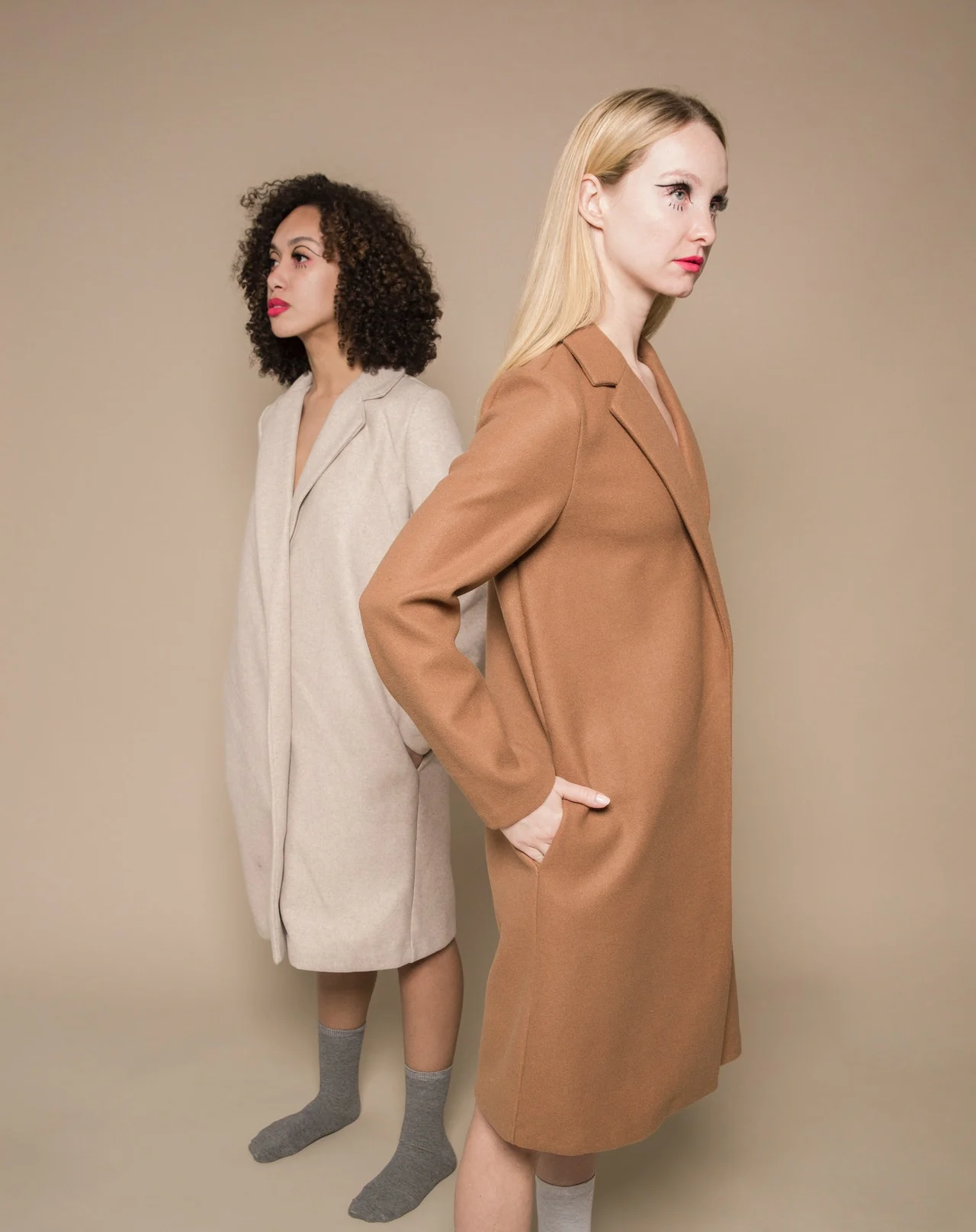 две девушки