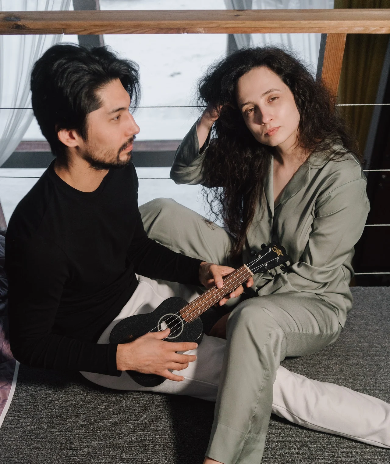 пара с укулеле