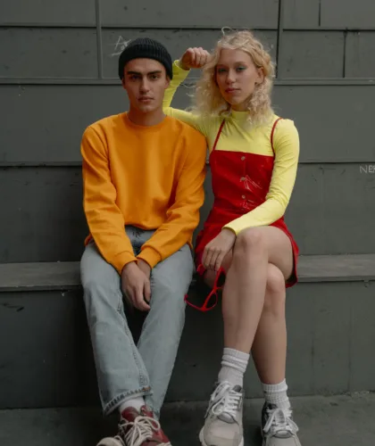 пара на улице