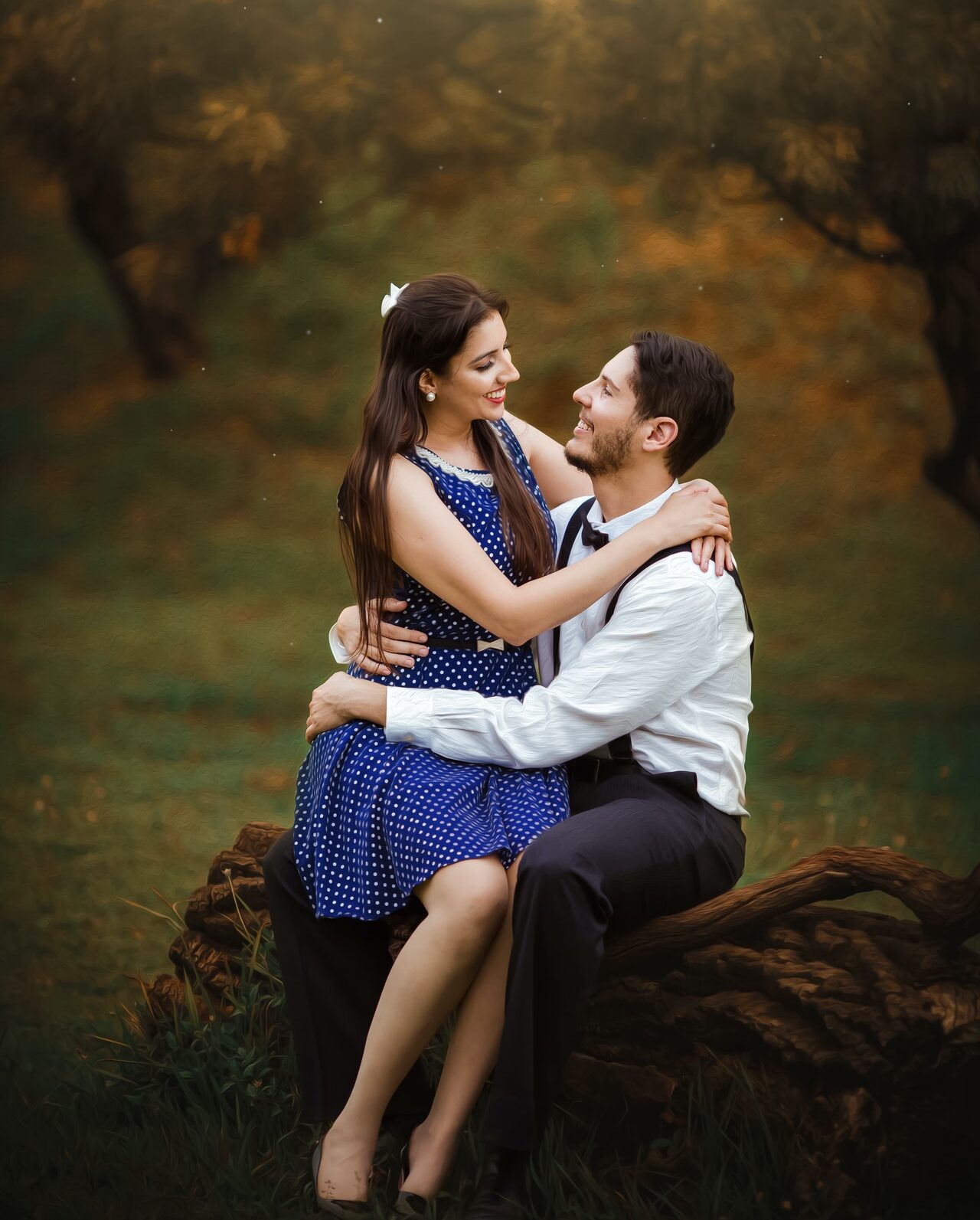 пара обнимается